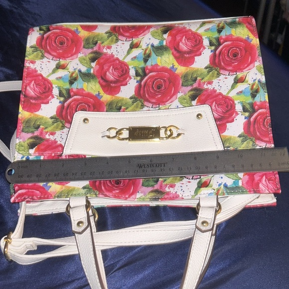 🌹JUICY COUTURE🌹 White Rose tote with crossbody strap - Picture 10 of 10